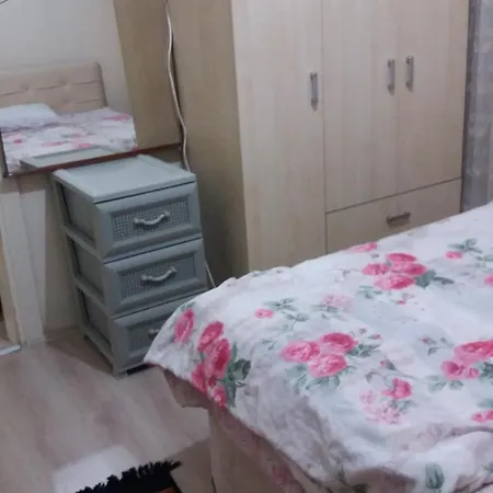 Cozy In Close To M1 Metro** Trusted Host Homestay